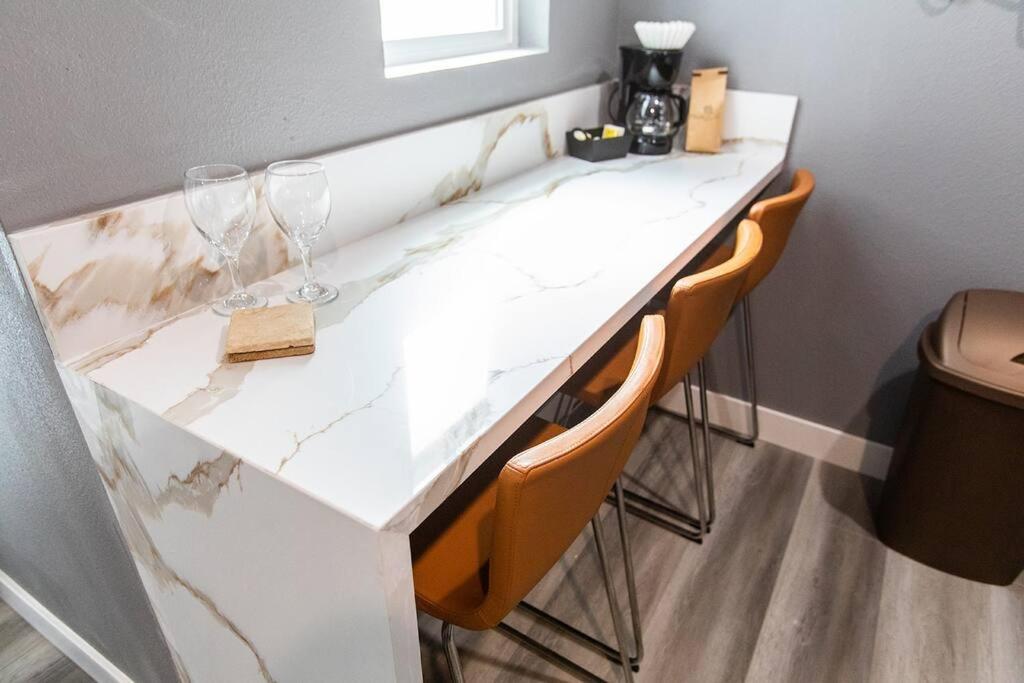 Professionals-Restaurants-Fastwifi-A C-Desk- Pets Apartamento San Diego Exterior foto